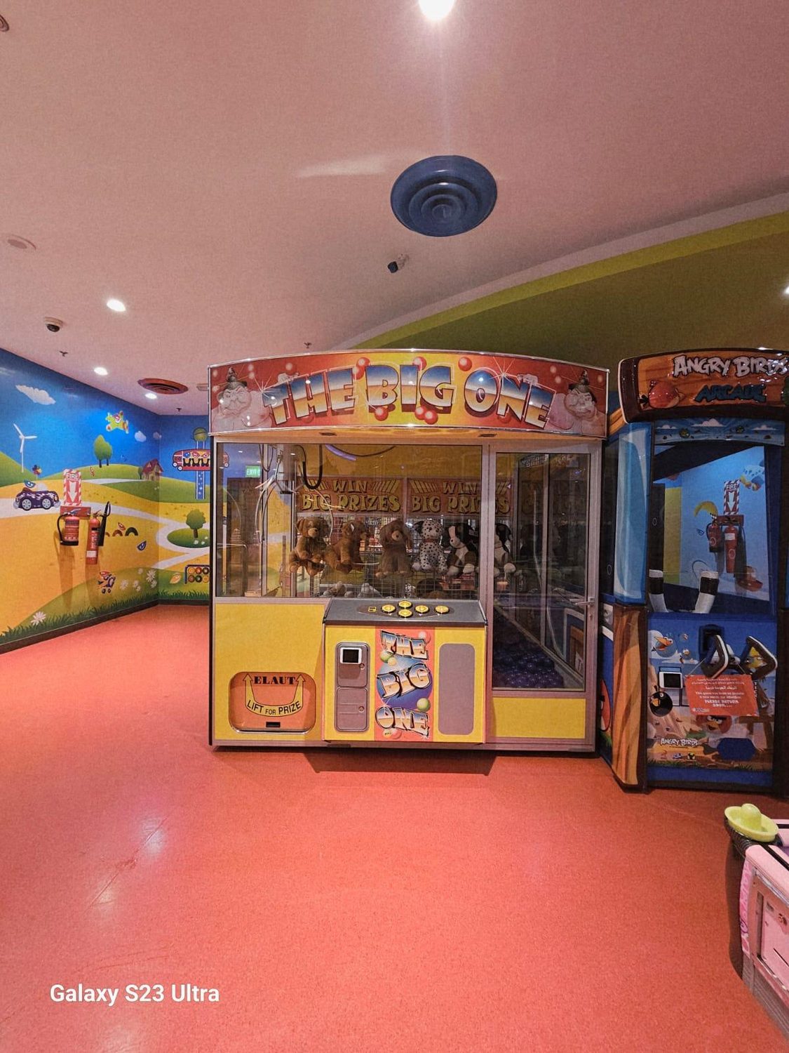 Fun City Salam Mall Closing preparation